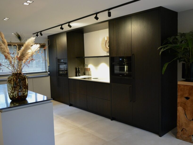 Interieuradvies en Interieurontwerp Millo Interiors Bosachtige villa Soesterduinen Nieuw interieurontwerp Keuken, Hollands maatwerk, keramiek, maatwerk Wever&Ducre, Millo Interiors 1