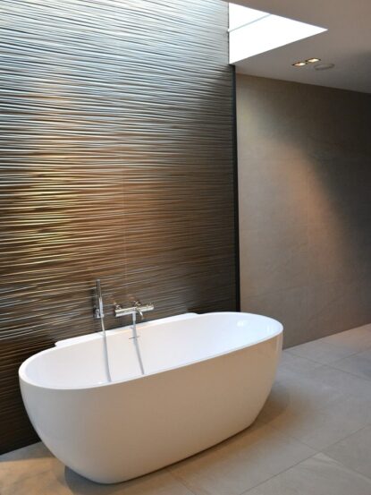Interieuradvies en Interieurontwerp Millo Interiors, Master Bedroom met badkamer, luxe bosrijke villa 14